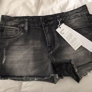 New Hudson thunder black shorts size 14